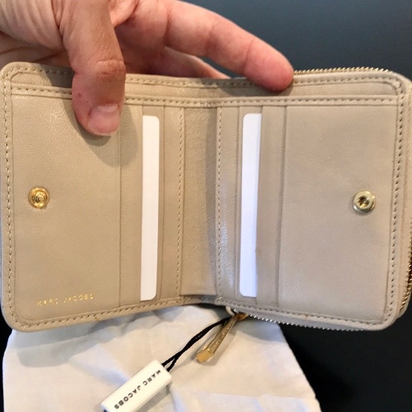 NWT authentic luxury Marc Jacobs quilted wallet - Picture 4 of 8